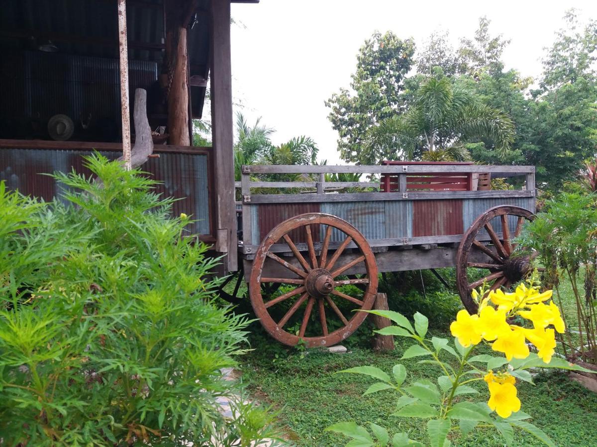 เฮือนปลายนา โฮมสเตย์ Ban Sawan Exterior foto