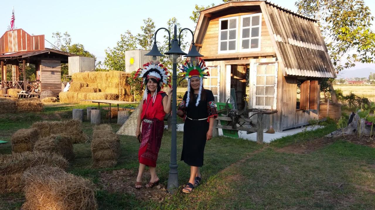 เฮือนปลายนา โฮมสเตย์ Ban Sawan Exterior foto