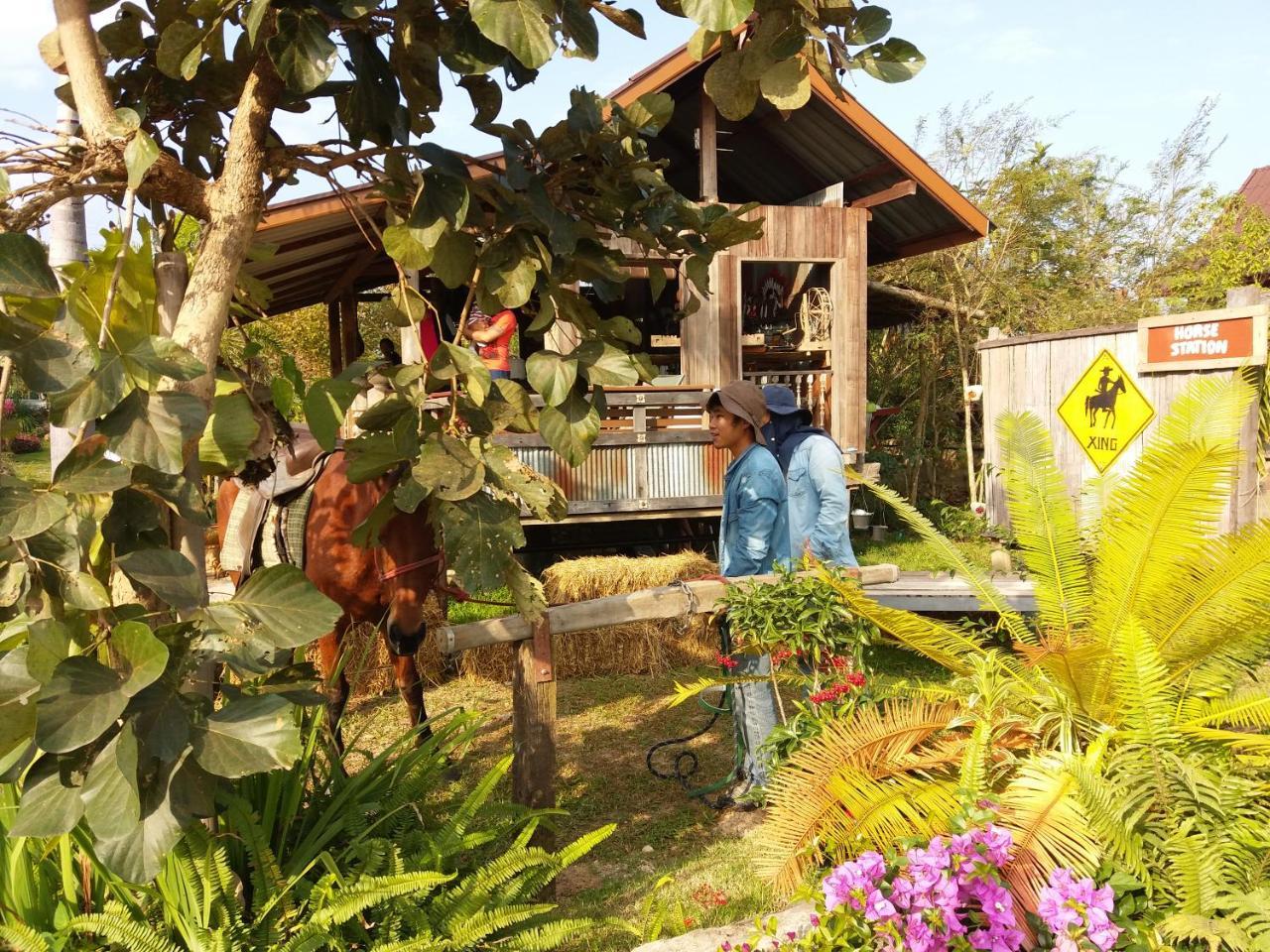 เฮือนปลายนา โฮมสเตย์ Ban Sawan Exterior foto